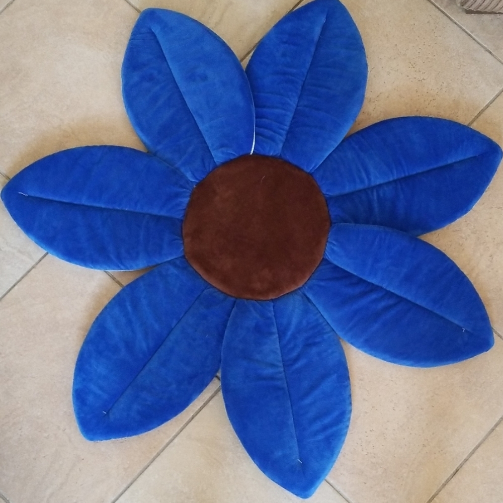 Baby petal nap pad